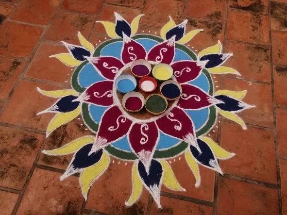 Kolam workshop at Sita Cultural Center, Pondicherry (photo 1)