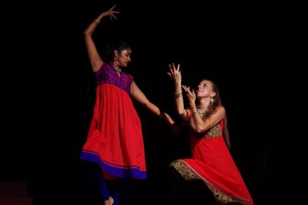 atelier de danse bollywood à Pondichéry au centre culturel Sita
